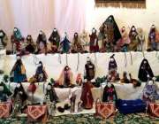 زنان تاجمیری  و عروسک هایی شبیه به خودشان!